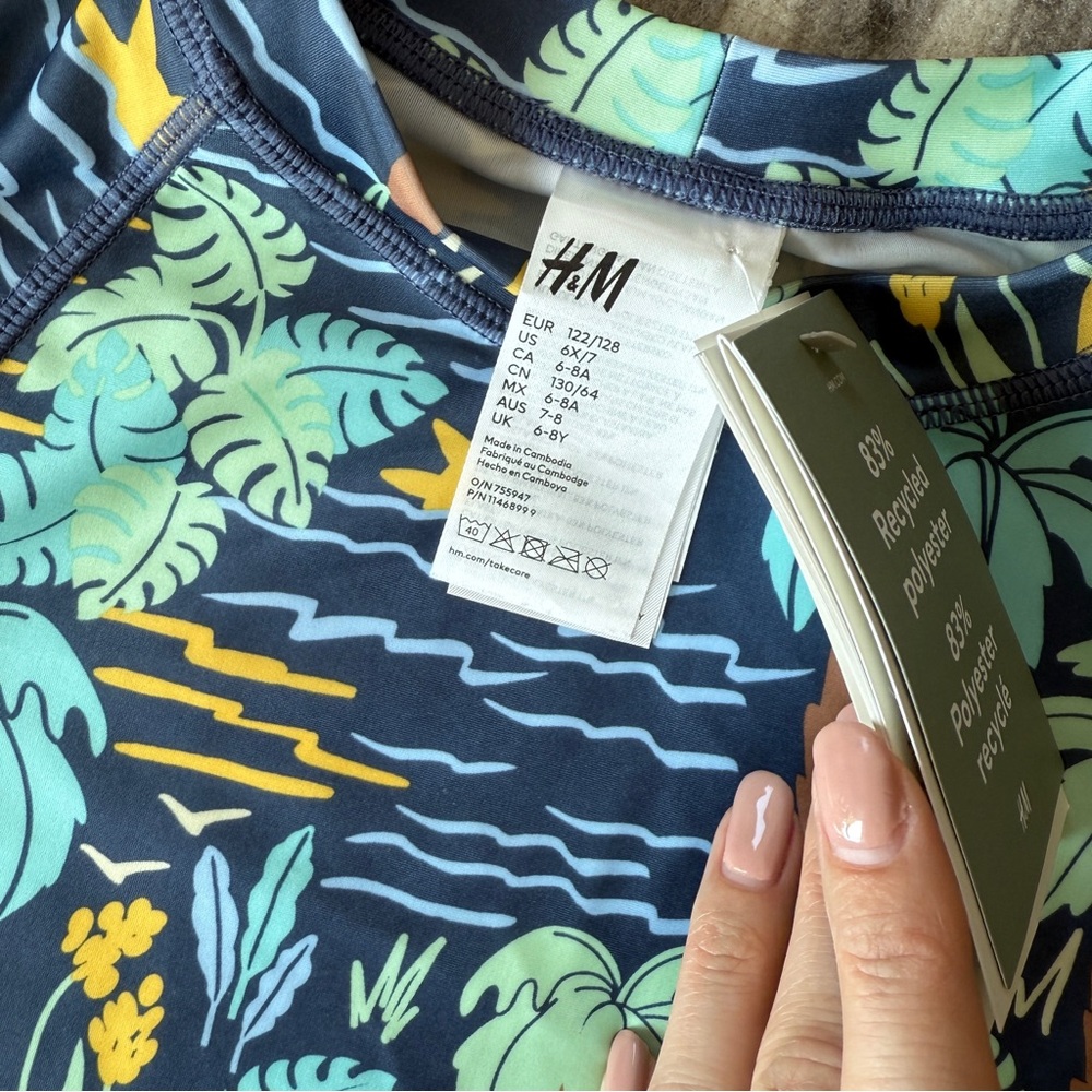 NWT H&M Tropical Print RashGuard - Picture 3 of 5
